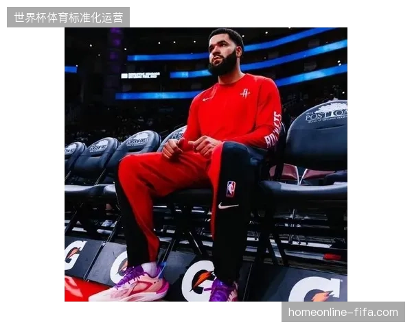 东道主美国队在热身赛中展现攻击力，核心球员普利西奇将承担进攻组织重任